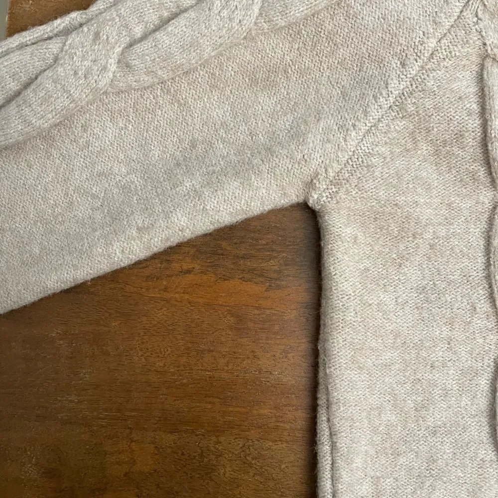 HYFVE Tan Oatmeal V-Neck Cable Knit Sweater || SZ S